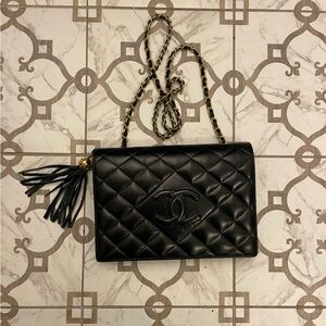 Vintage Leather CHANEL Purse